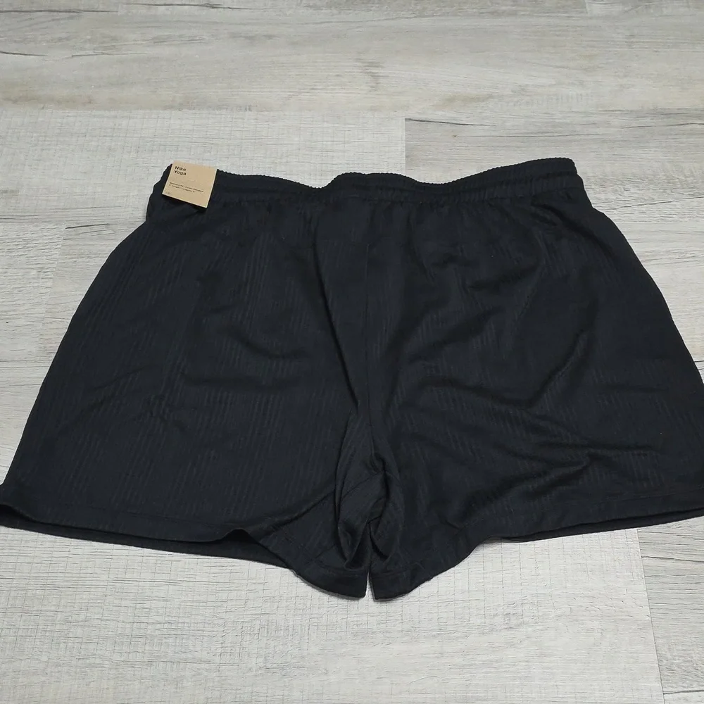 NWT Nike Yoga Black Athletic Men's Shorts - Size XL - Picture 6 of 7
